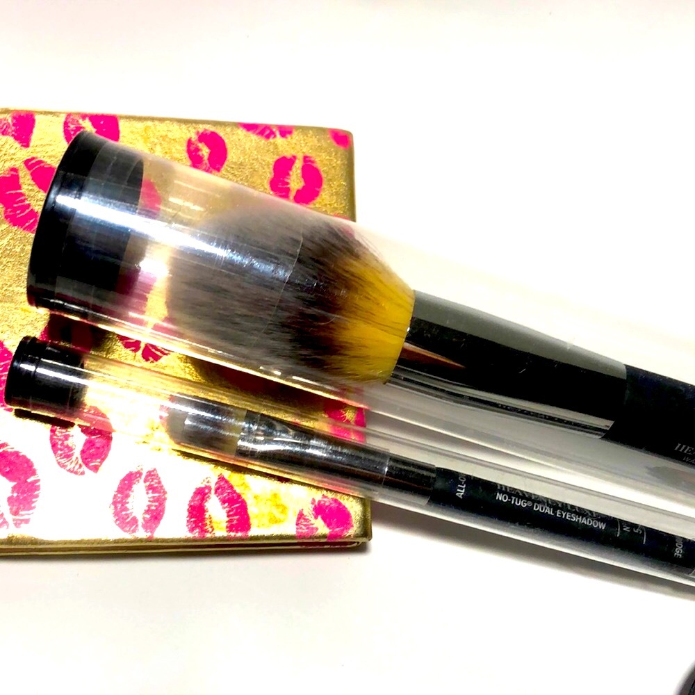 NIB “It” makeup brushes